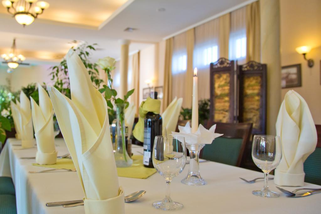 Hotel Kameralny Kielce Eksteriør billede